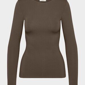 Aritzia Babaton Contour Crew Hip Longsleeve in XS Rich Mocha Brown